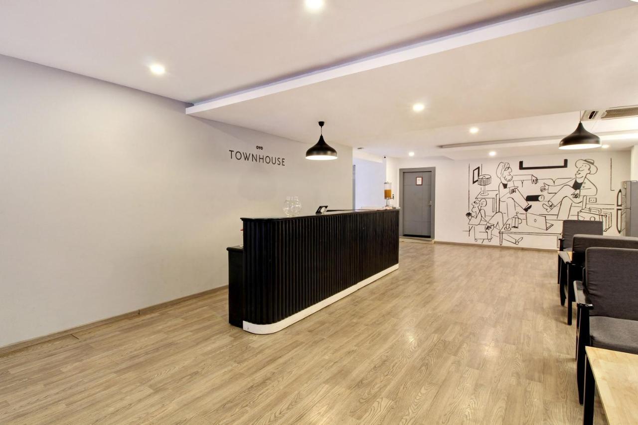 Oyo Townhouse 9 Hitech City Hyderabad Ngoại thất bức ảnh