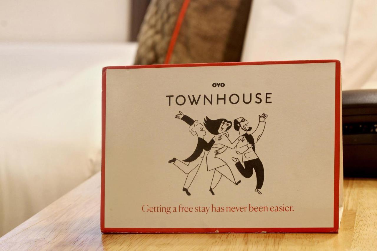 Oyo Townhouse 9 Hitech City Hyderabad Ngoại thất bức ảnh
