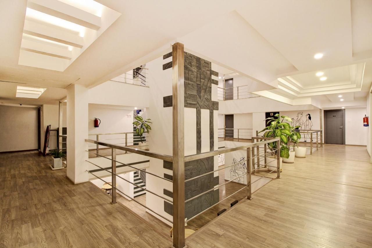 Oyo Townhouse 9 Hitech City Hyderabad Ngoại thất bức ảnh