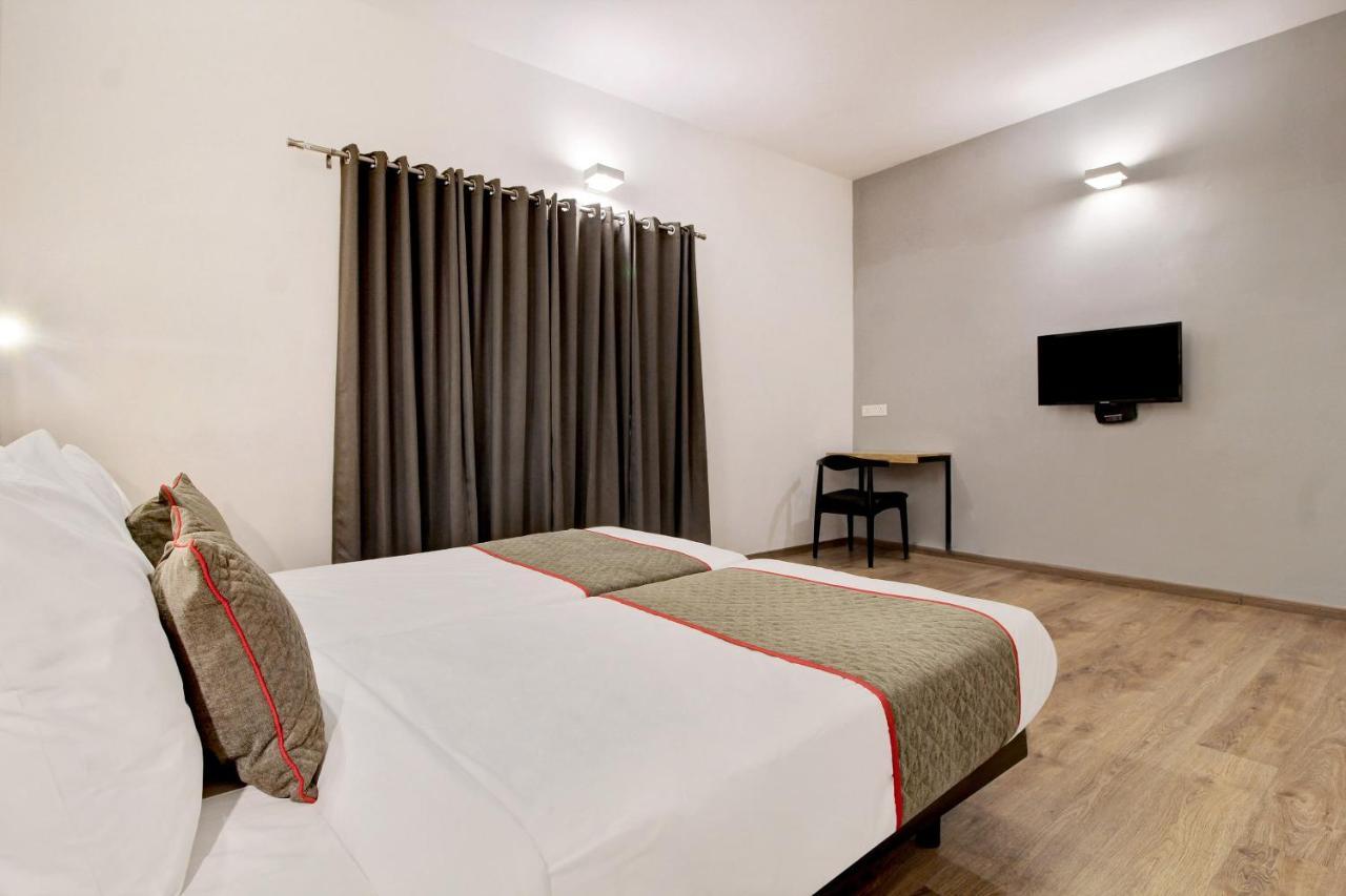Oyo Townhouse 9 Hitech City Hyderabad Ngoại thất bức ảnh