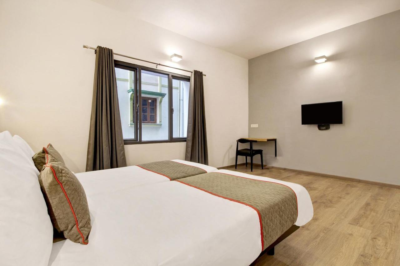 Oyo Townhouse 9 Hitech City Hyderabad Ngoại thất bức ảnh