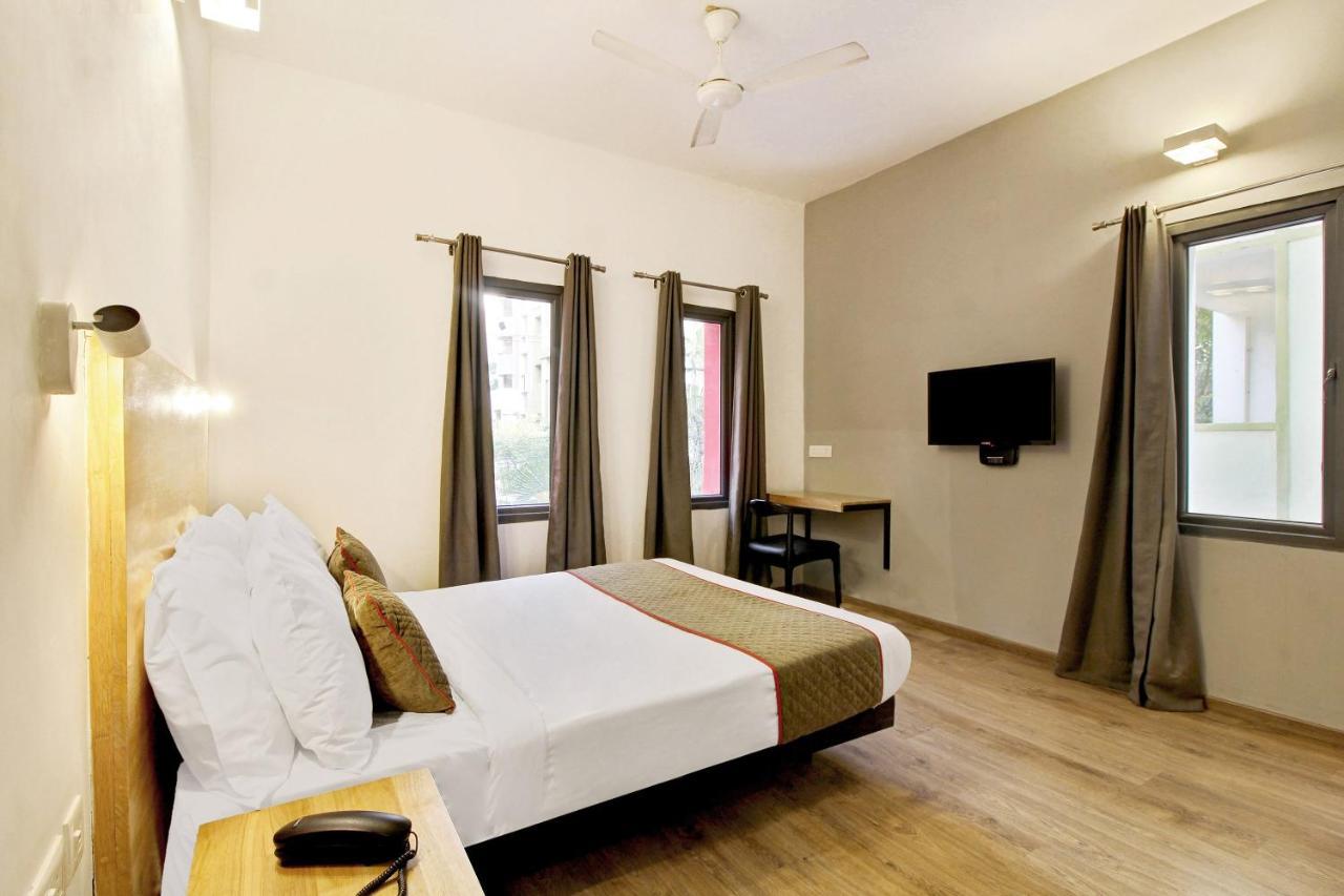 Oyo Townhouse 9 Hitech City Hyderabad Ngoại thất bức ảnh