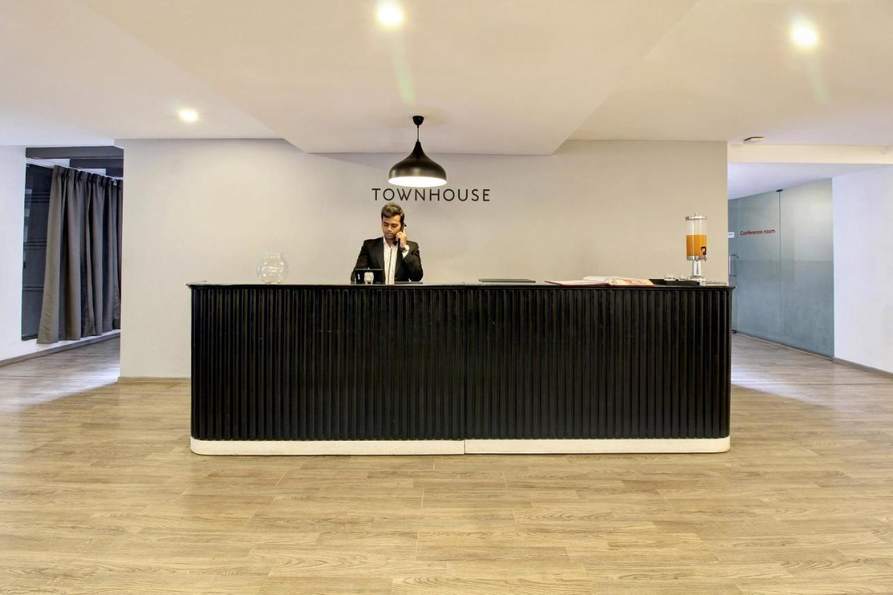 Oyo Townhouse 9 Hitech City Hyderabad Ngoại thất bức ảnh